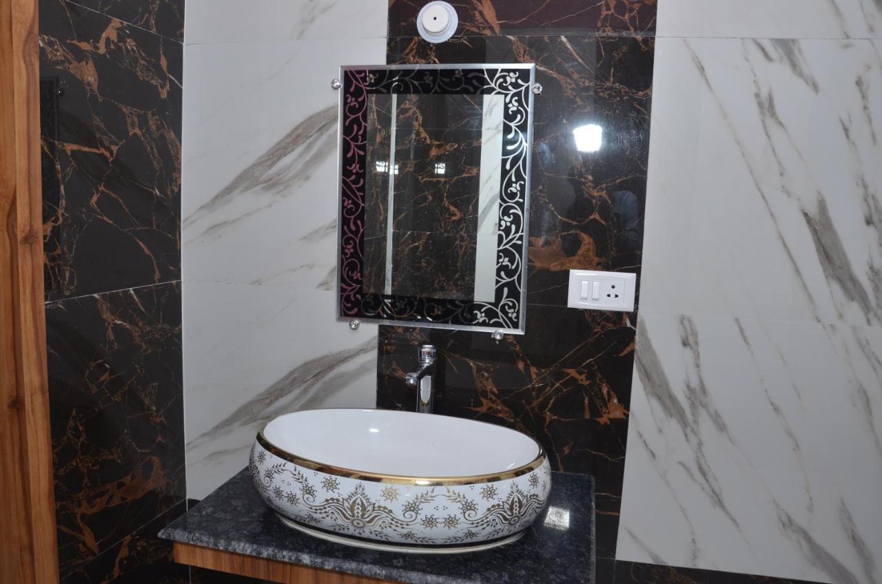 Raiwala Hotel Blue Bell מראה חיצוני תמונה